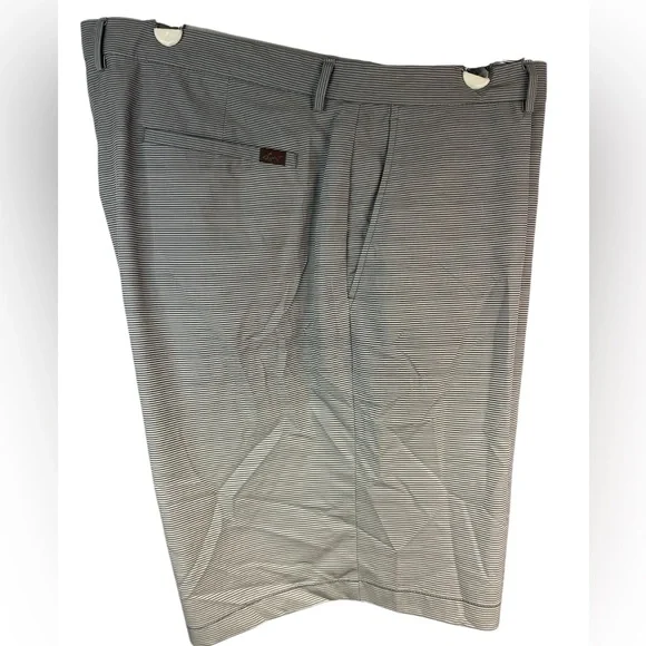 Greg Norman Gray Flat Front Striped Golf Shorts Men’s 42W - Picture 2 of 4